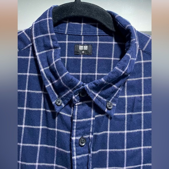 Uniqlo button up long sleeves shirt, with minimal flannel pattern. - Picture 2 of 4